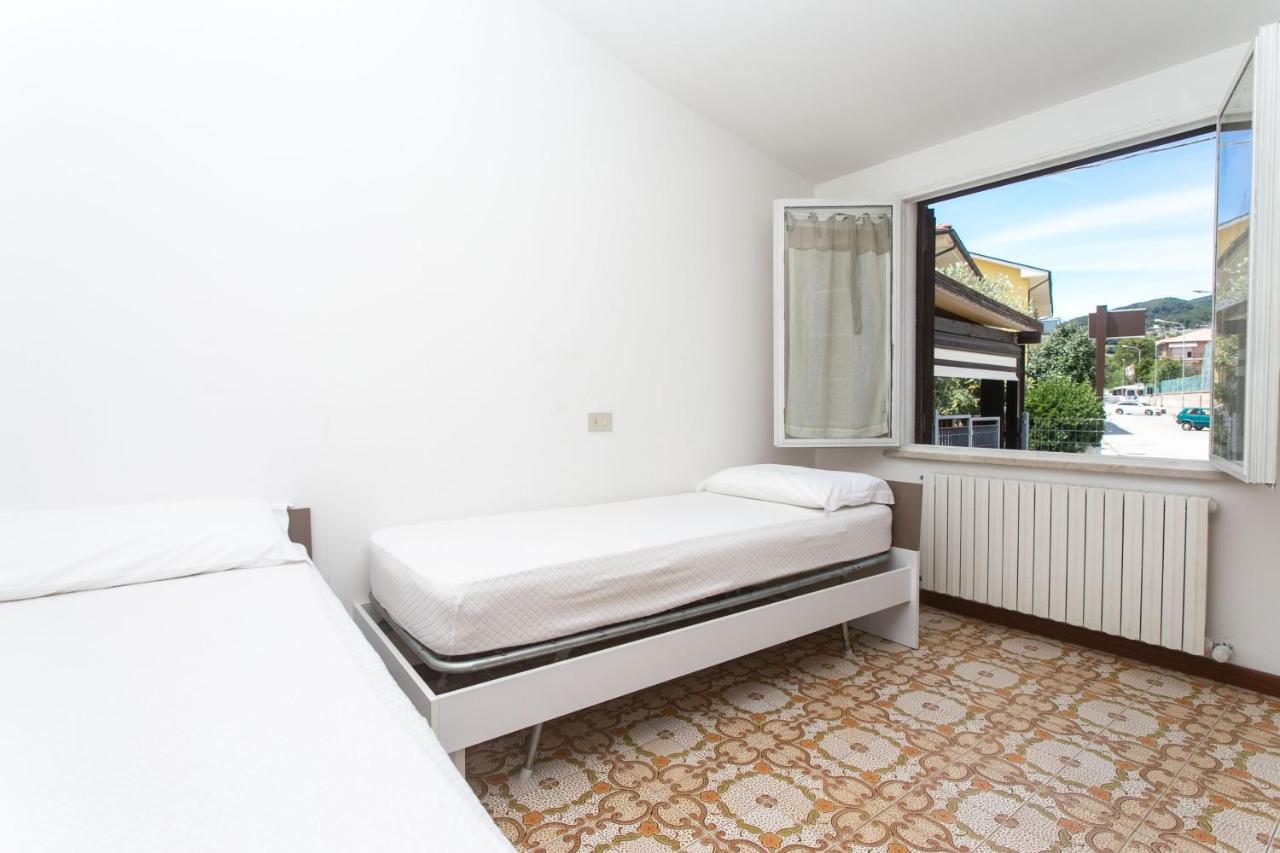 S128 - Sirolo, delizioso trilocale in centro con aria condizionata photo