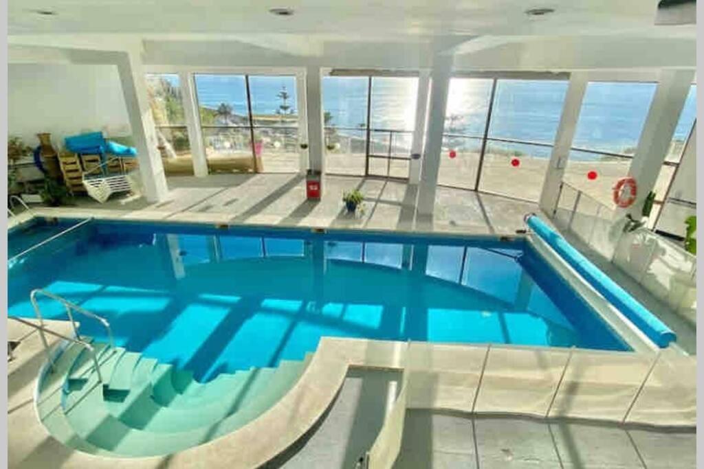 Heated swimming pool: Amazing frontline sea views Studio apartment Castillo Del Vigia Torremolinos