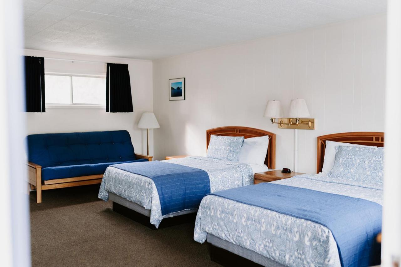 Blue Moon Motel — photo 8
