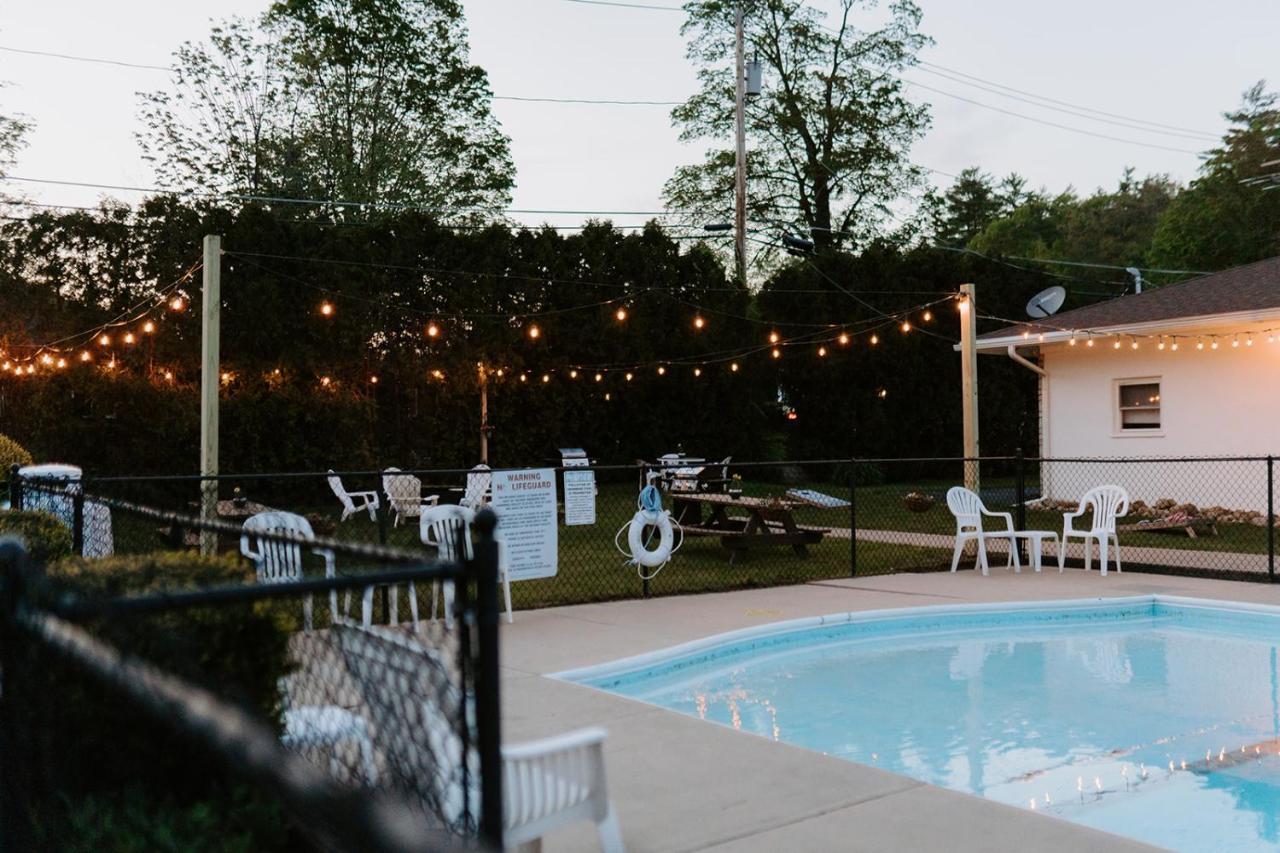 Blue Moon Motel — photo 18