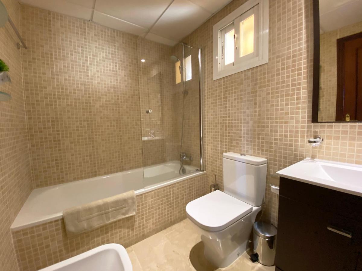 Marina del Mar I, Fuengirola, Spain - Booking.com