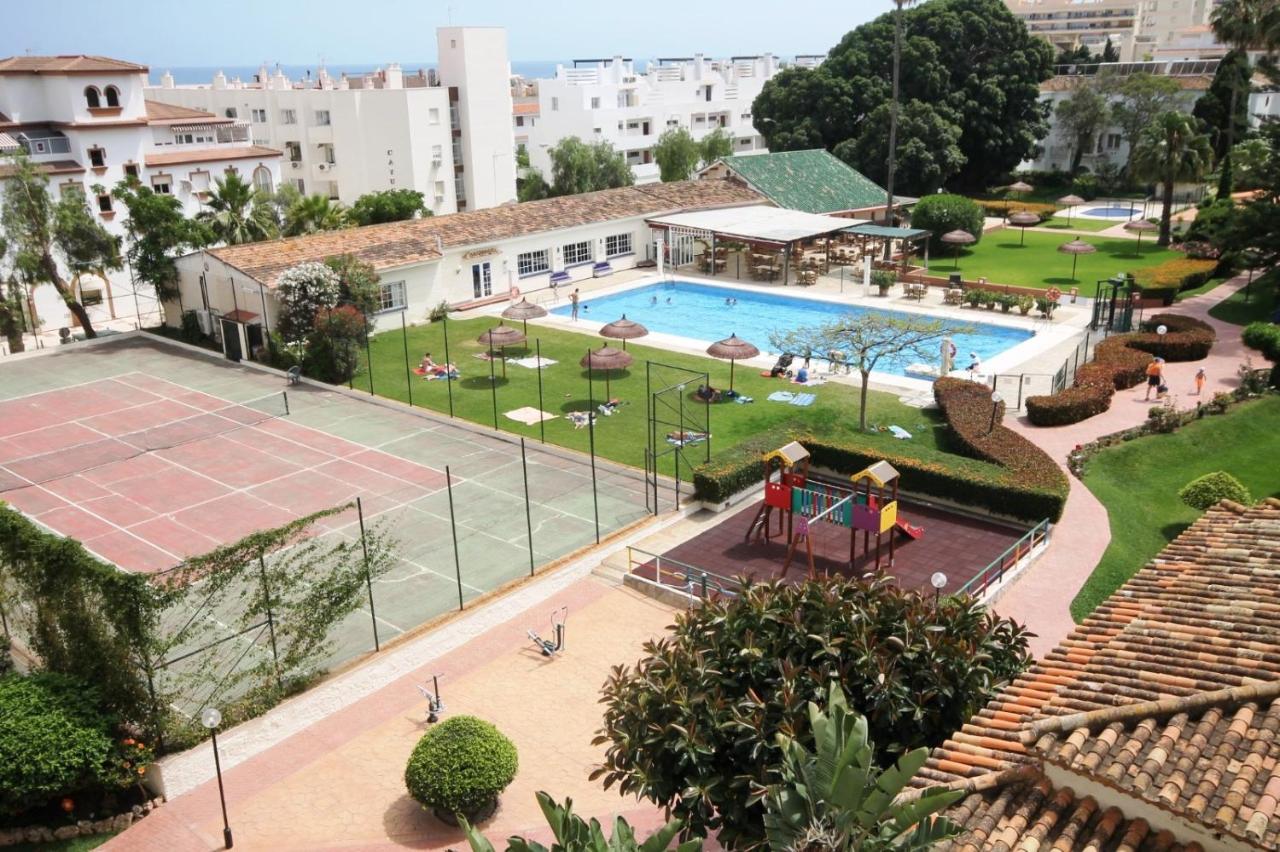 Piso en Carihuela Palace, Torremolinos – Updated 2022 Prices