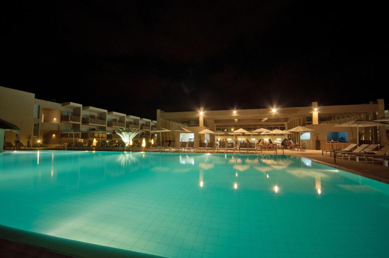 Oasis Salinas Sea photo