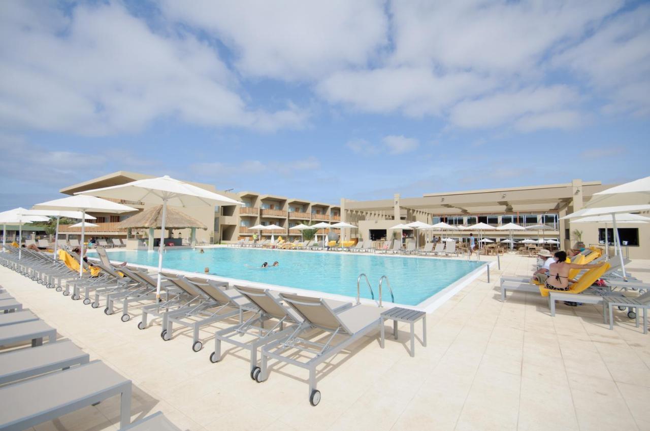 Oasis Salinas Sea photo