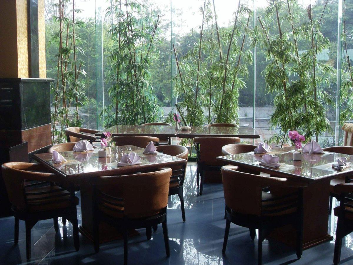 Hotel Oval Surabaya Updated 22 Prices