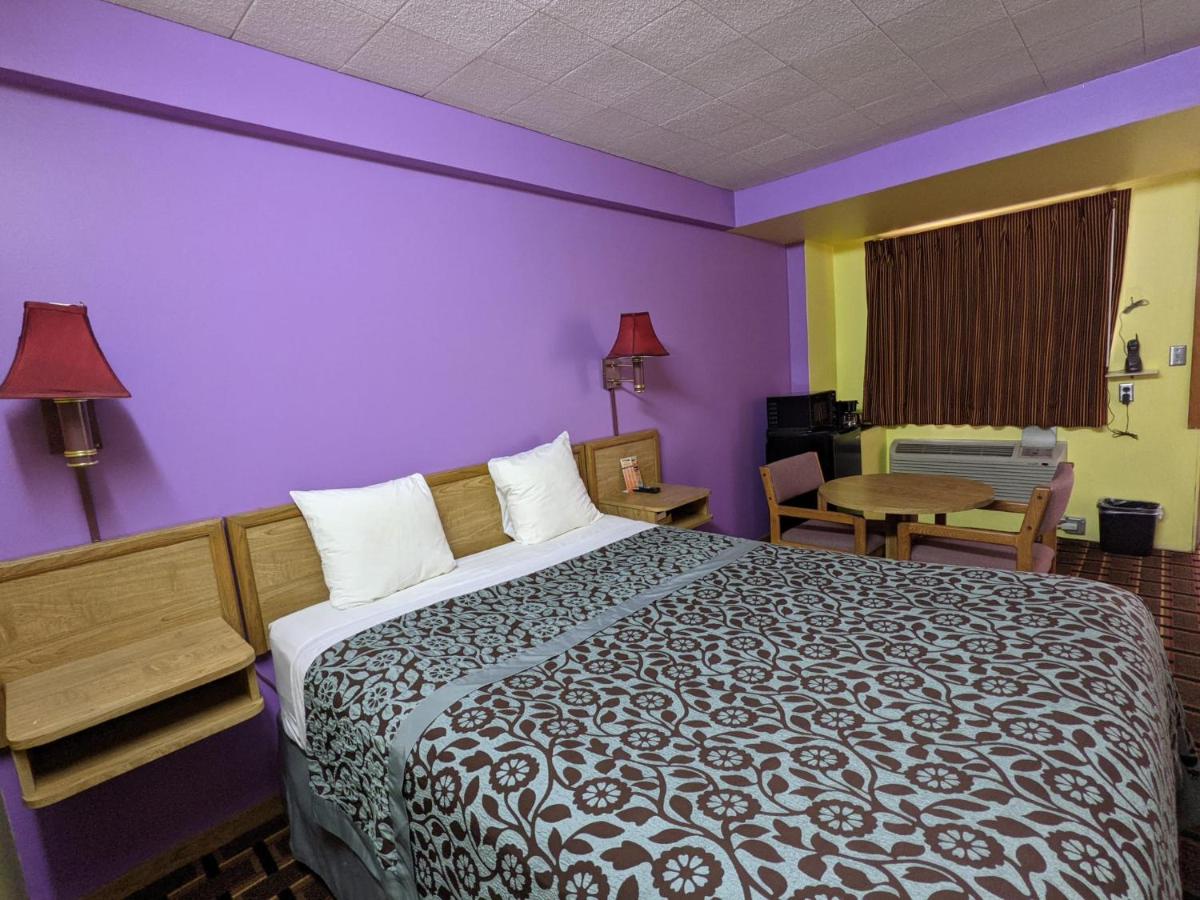 Great Plains Budget Inn — photo 13