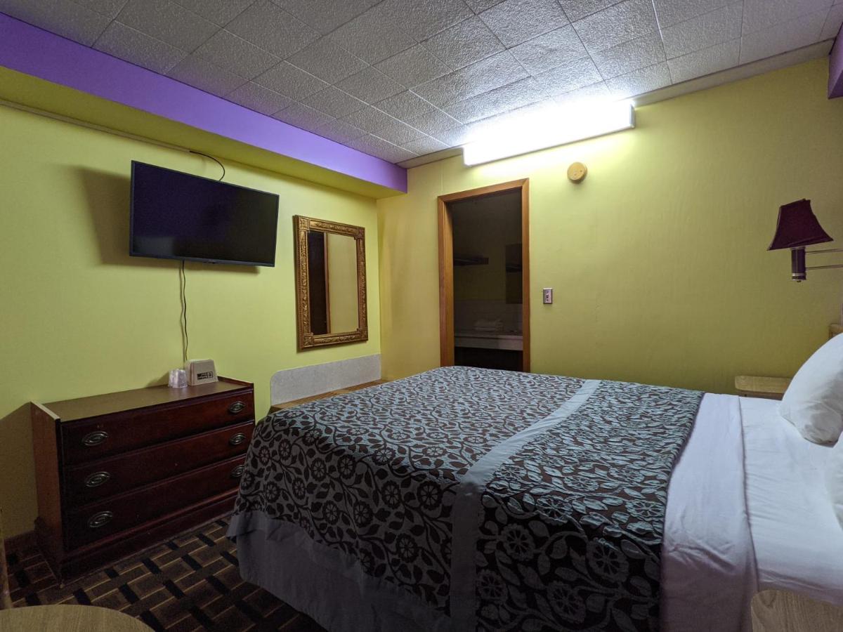 Great Plains Budget Inn — photo 10