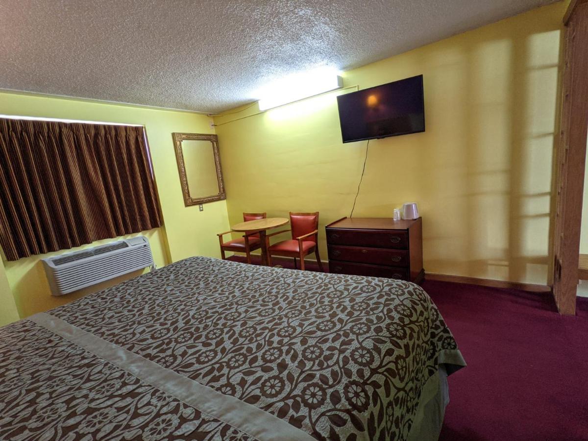 Great Plains Budget Inn — photo 5