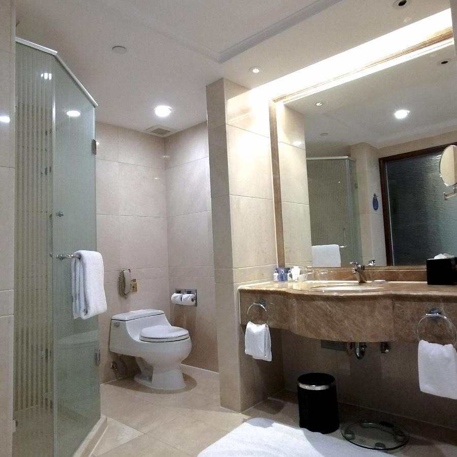 Radisson Blu Hotel Shanghai New World photo