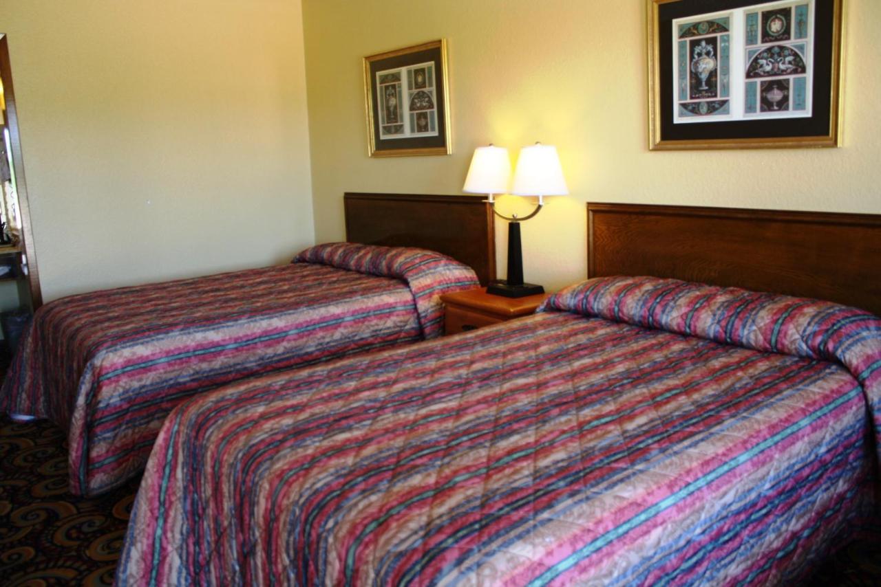 Lake Palestine Motor Inn — photo 9