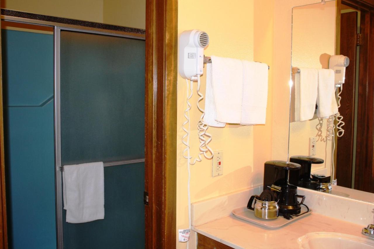 Lake Palestine Motor Inn — photo 15