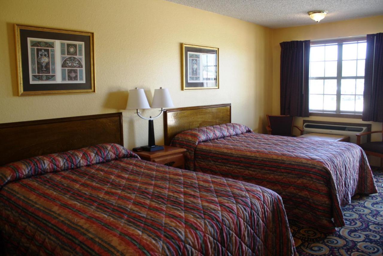 Lake Palestine Motor Inn — photo 22