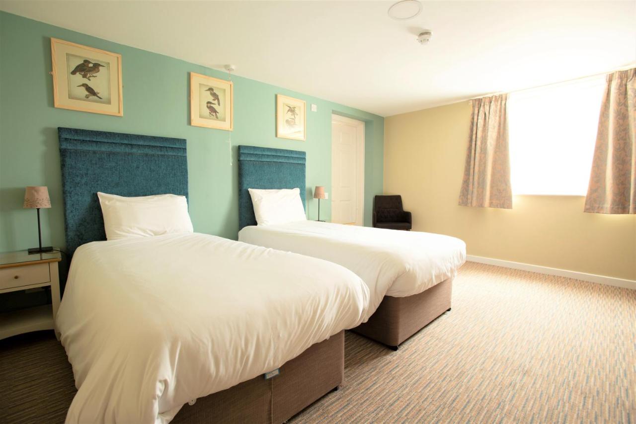 Twin Room with Walk In Shower and View - Disability Access