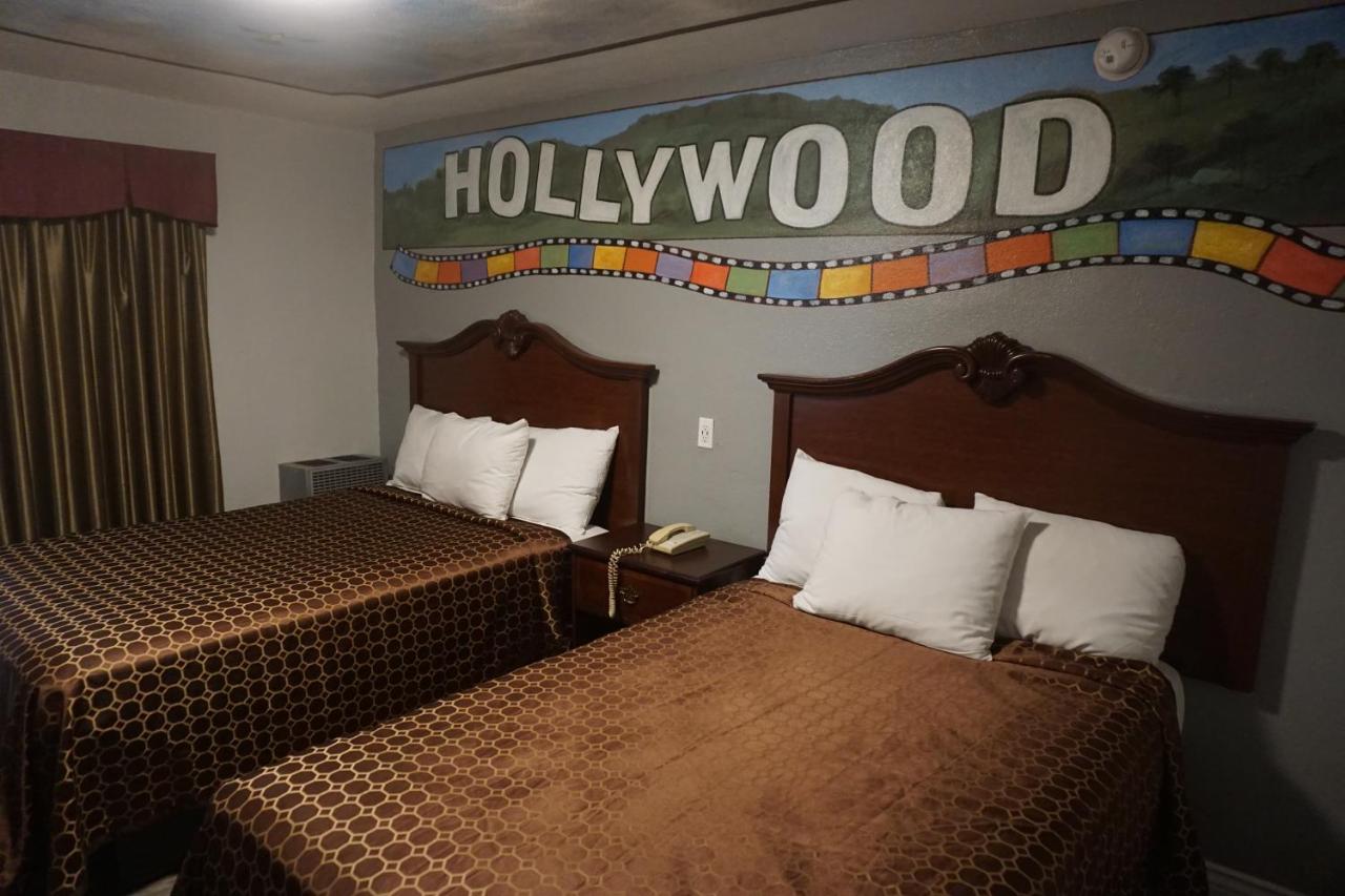 Las Palmas Motel — photo 18