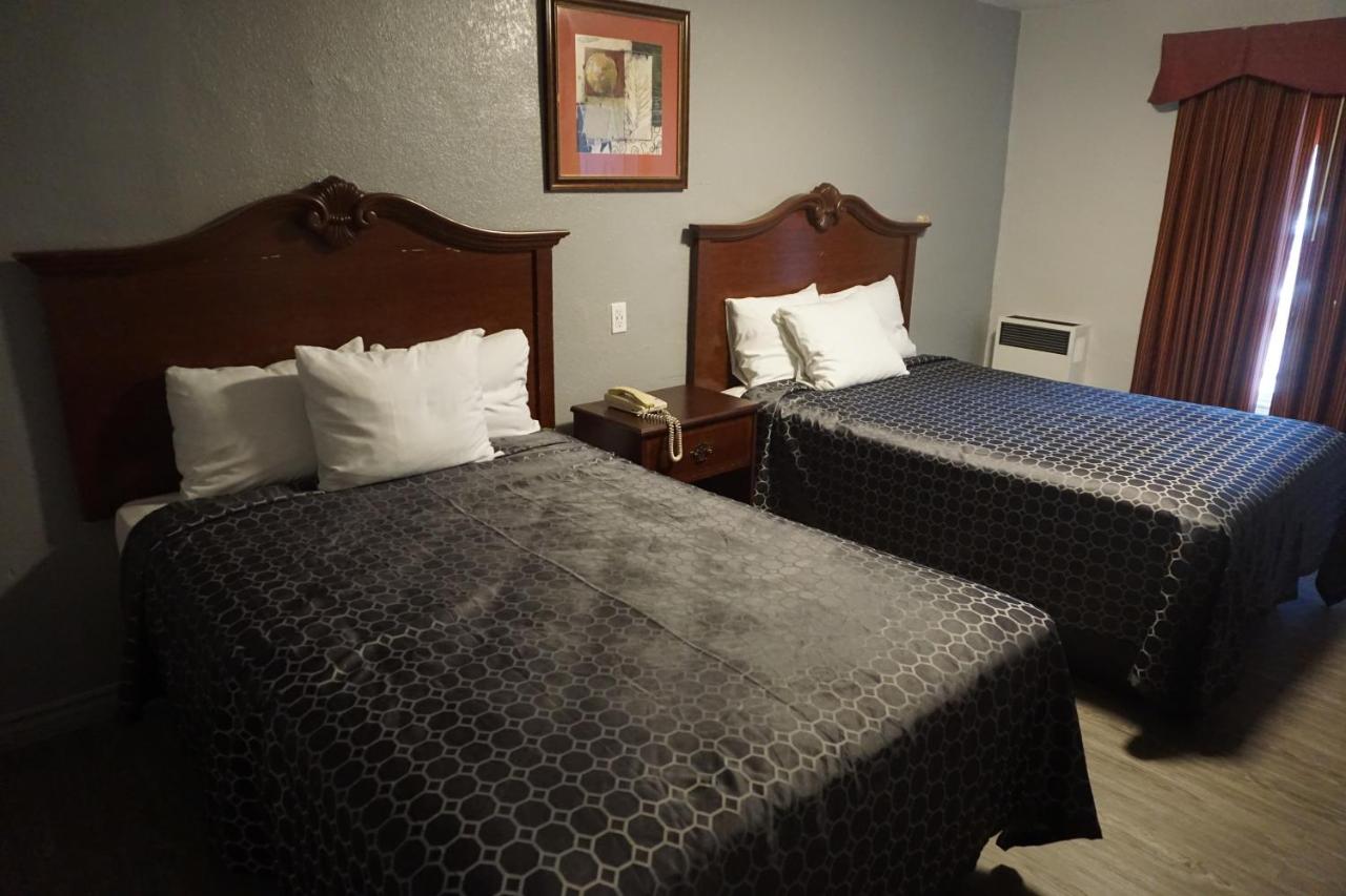 Las Palmas Motel — photo 16