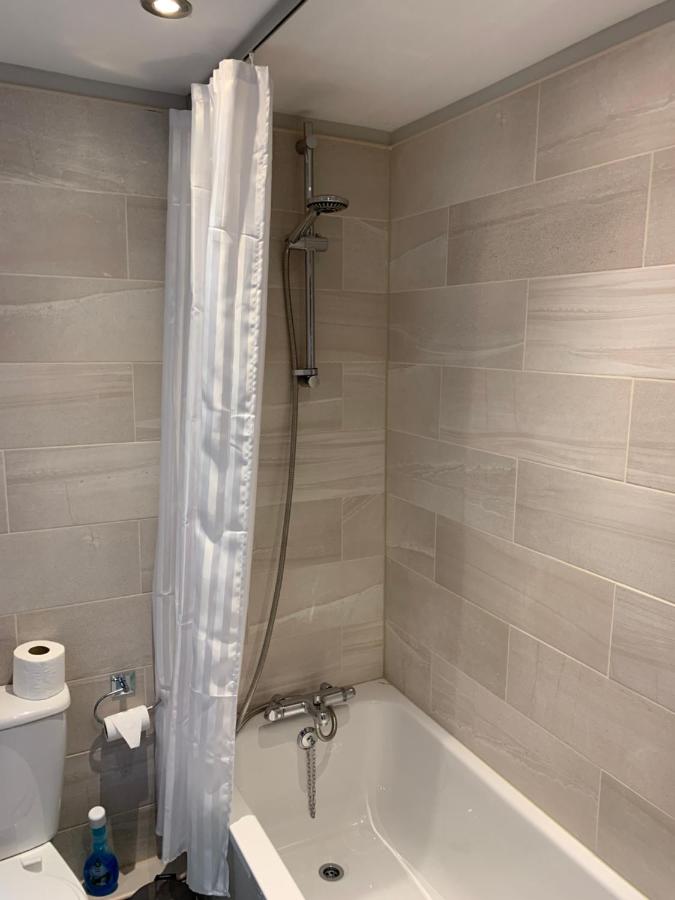 Twin Room with Private Bathroom
