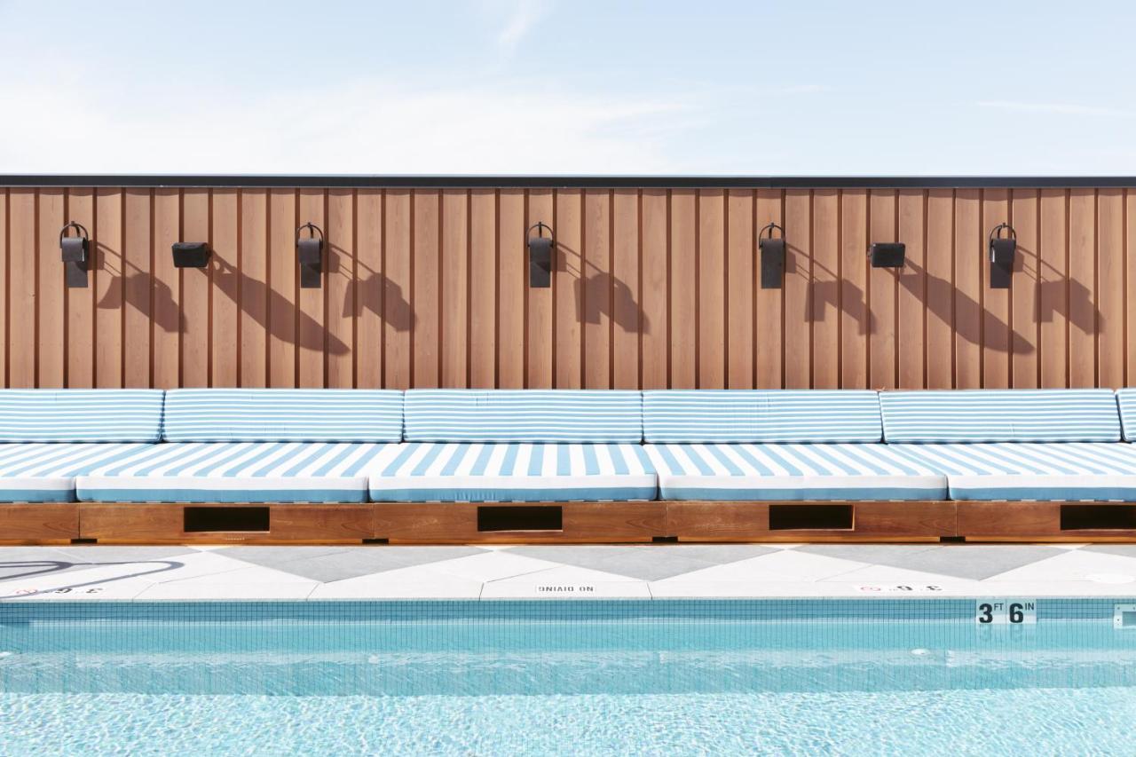Rooftop swimming pool: Clayton Hotel & Members Club