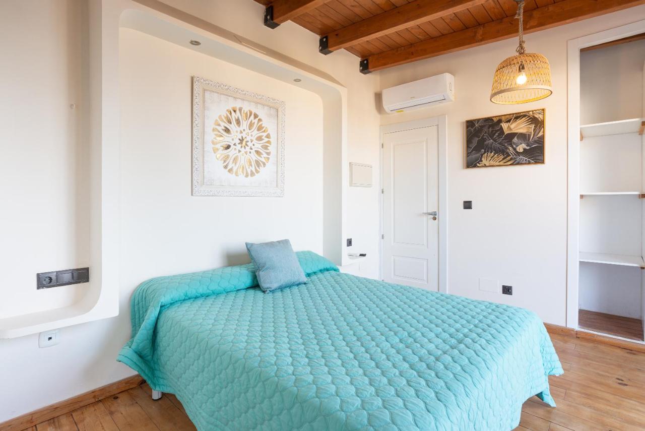 Duplex de lujo en la playa , jacuzzy, piscina, chimenea y ...