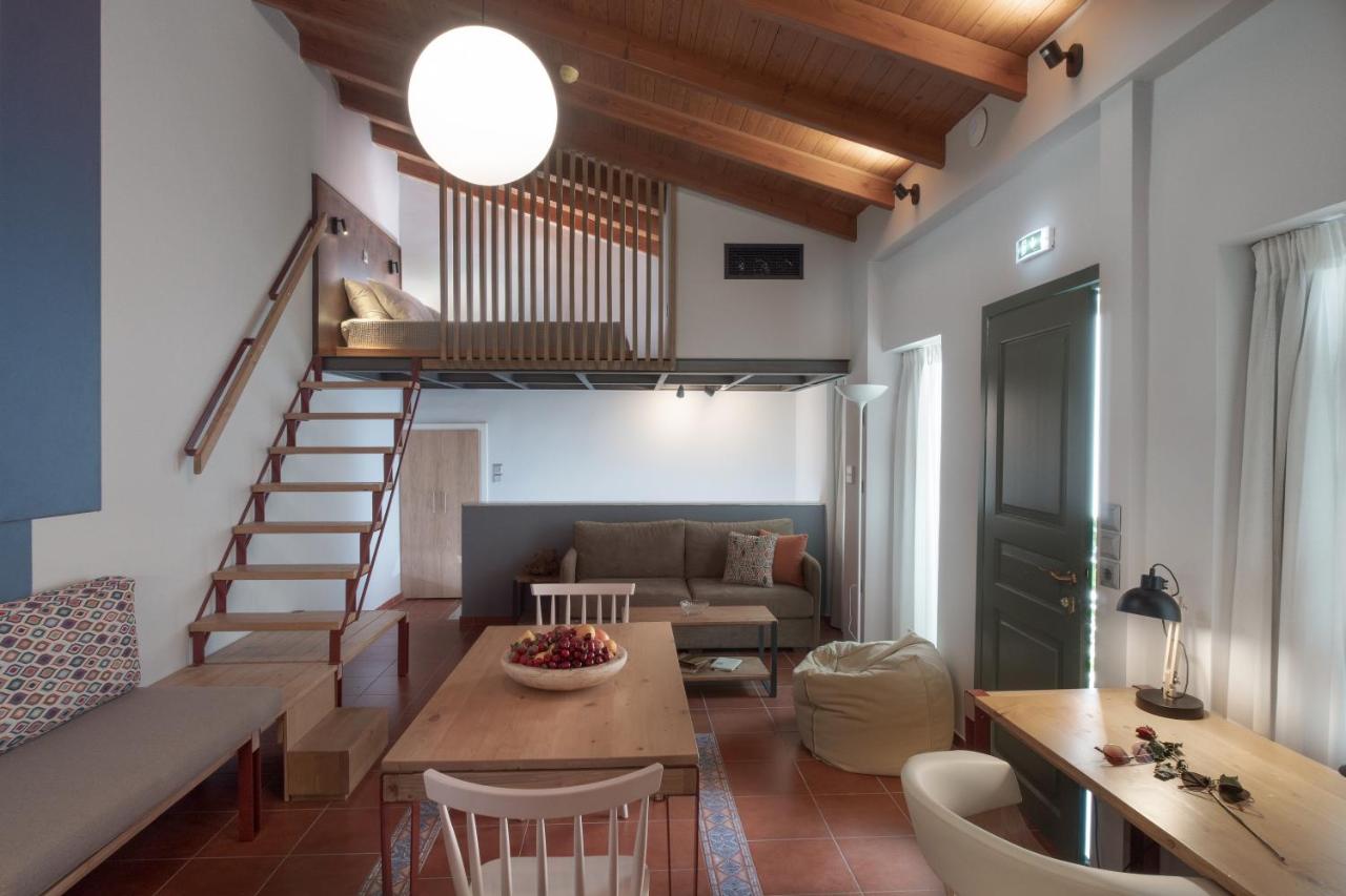 Twin Circle Athens - 5