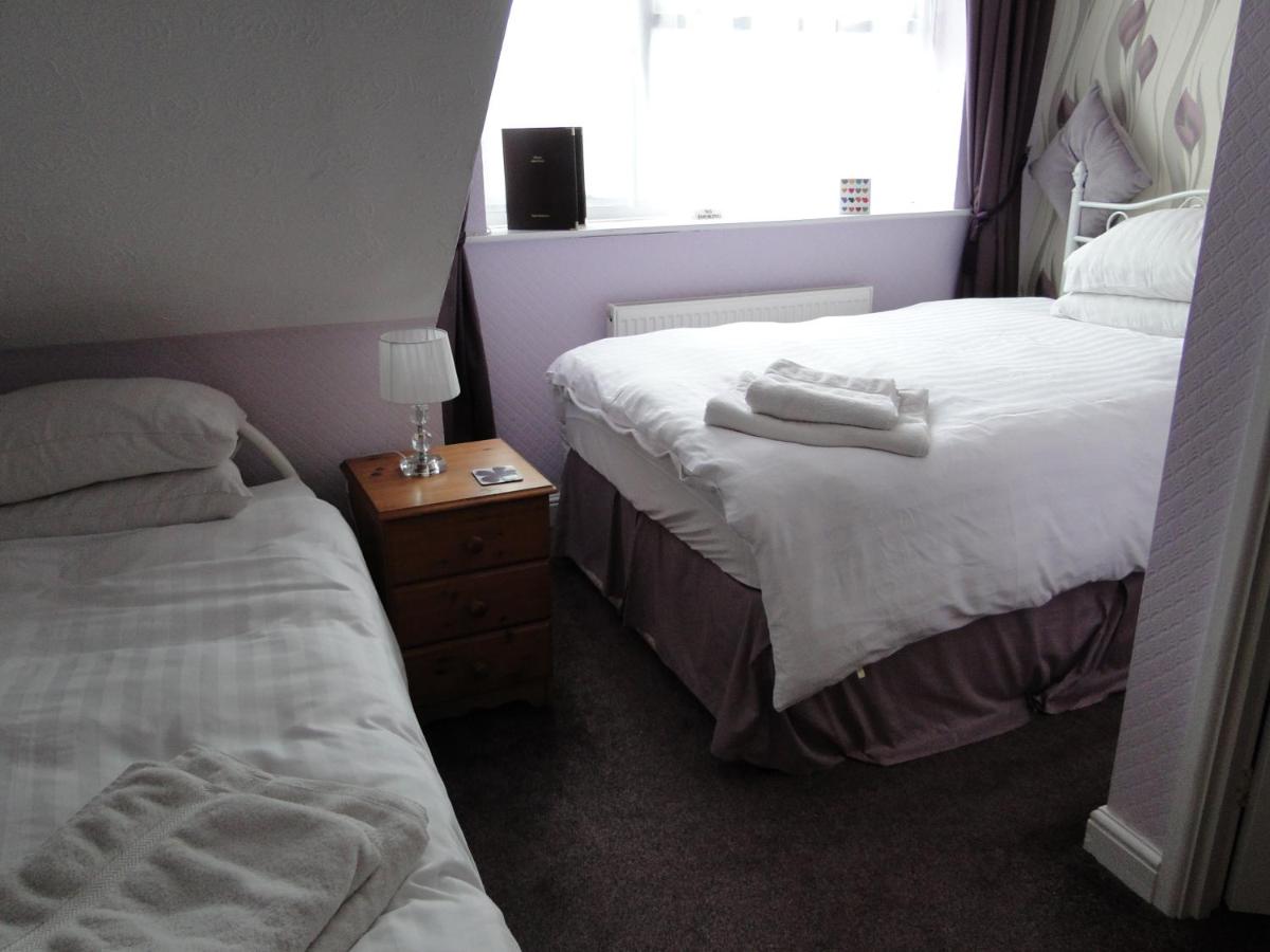 Warwick Court Guest House - Laterooms