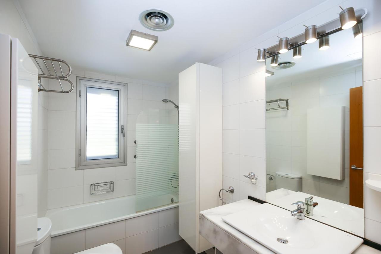 Chalet Palmeras, Montroig, Spain - Booking.com