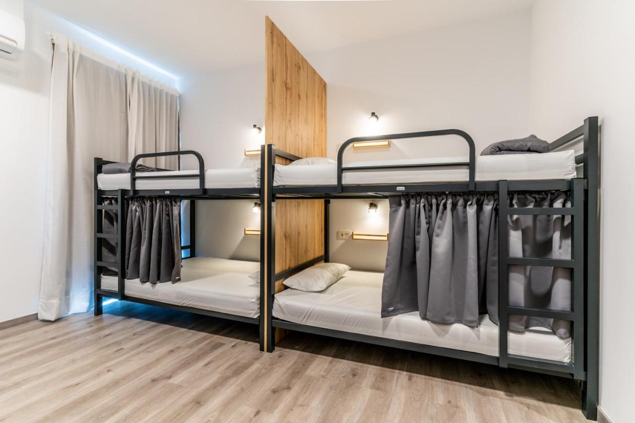 Four Rooms Hostel - 2