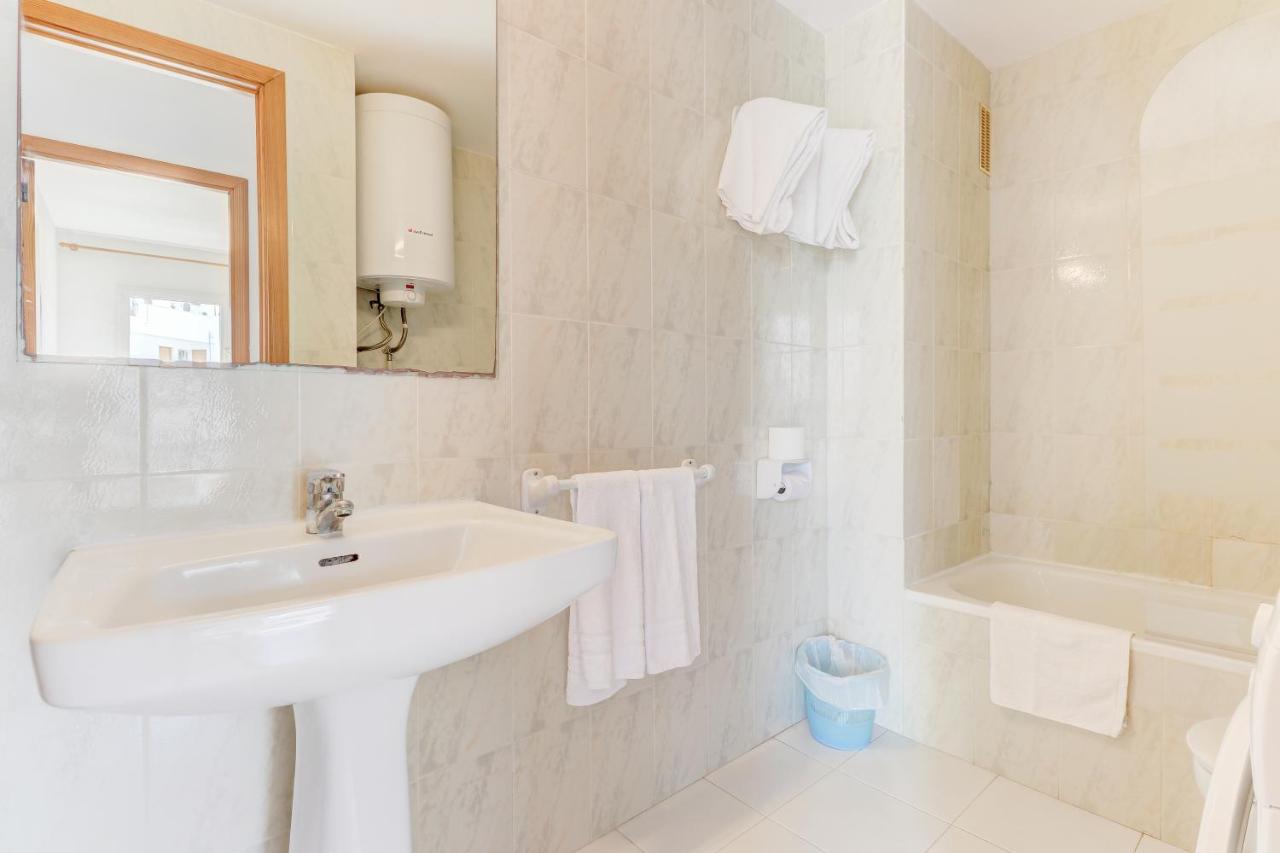 Apartamentos Llevant - 3