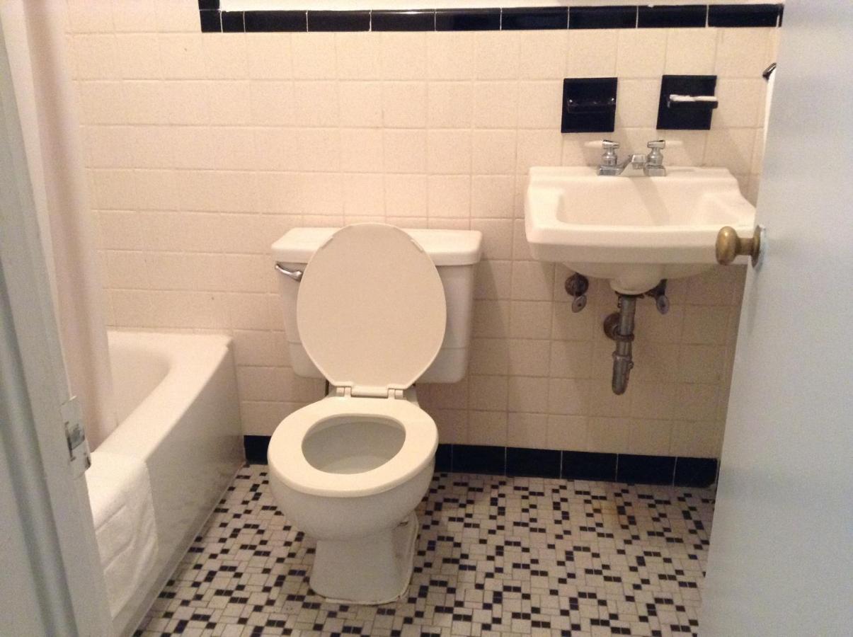 Economy Inn — photo 6