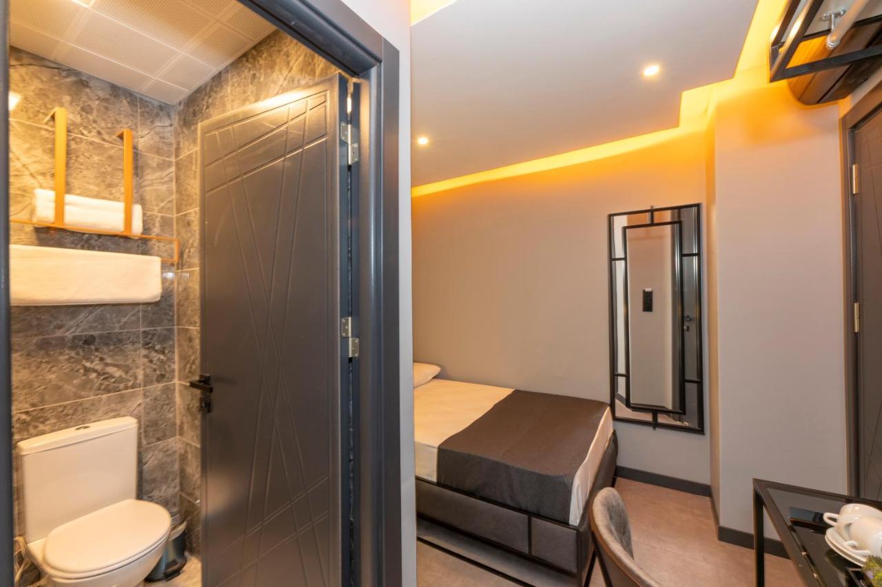 White Palace Hotel - 3