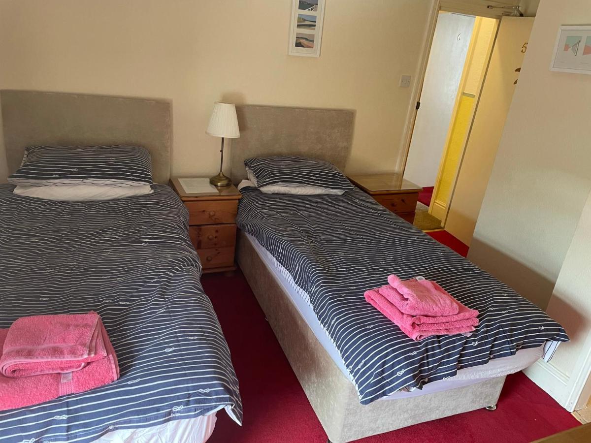 Sea Dogs Guest House - Laterooms