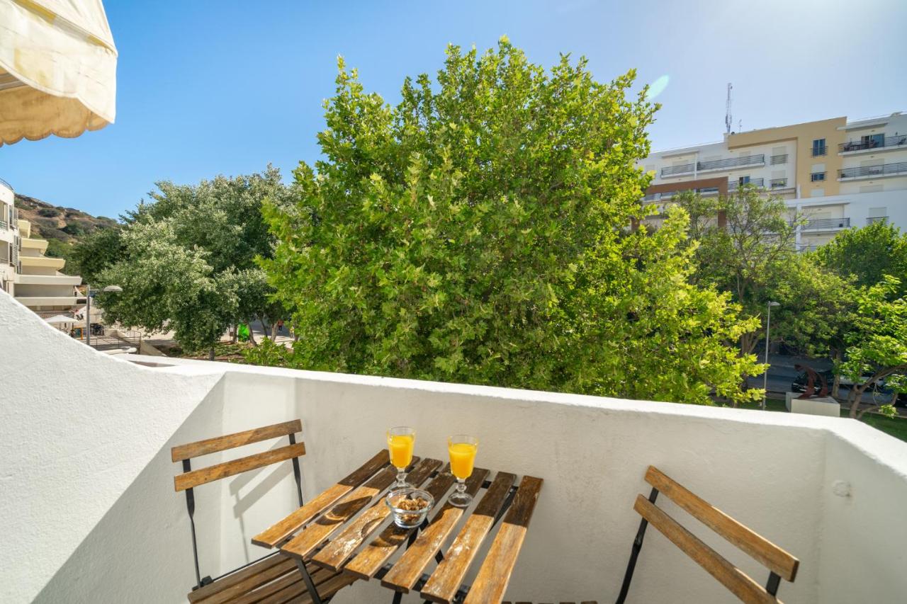 Warm Yellow Albufeira - 2