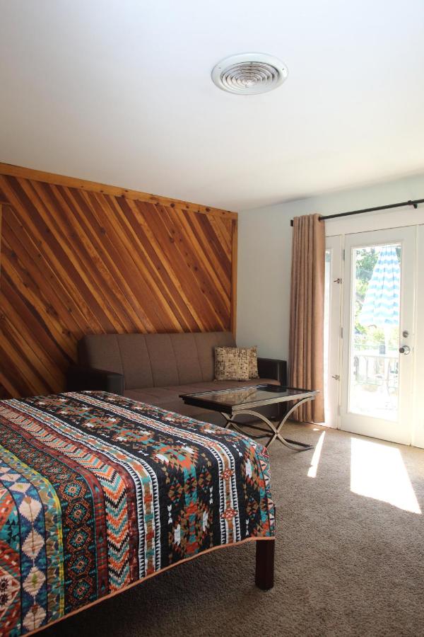 Kern River Inn — photo 9