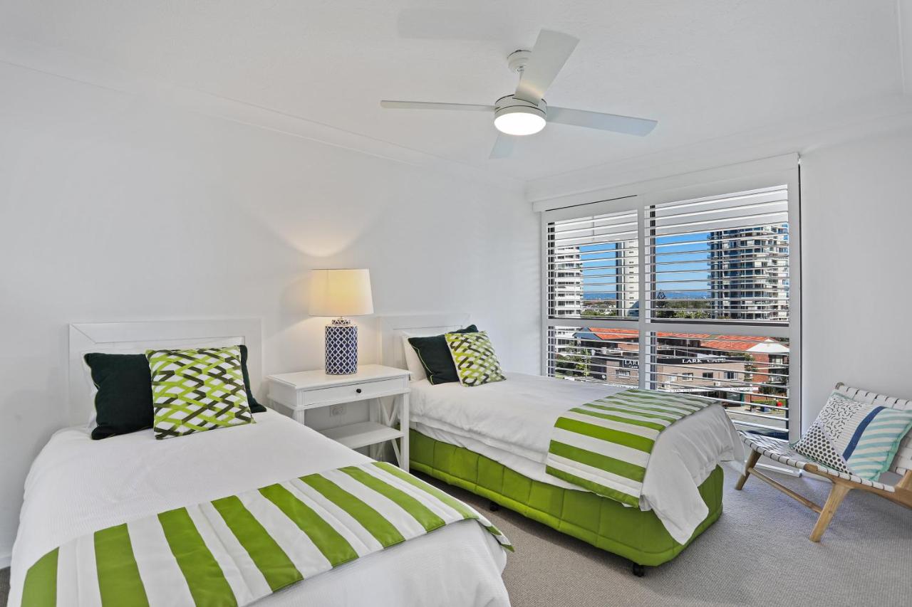 De Ville Apartments photo