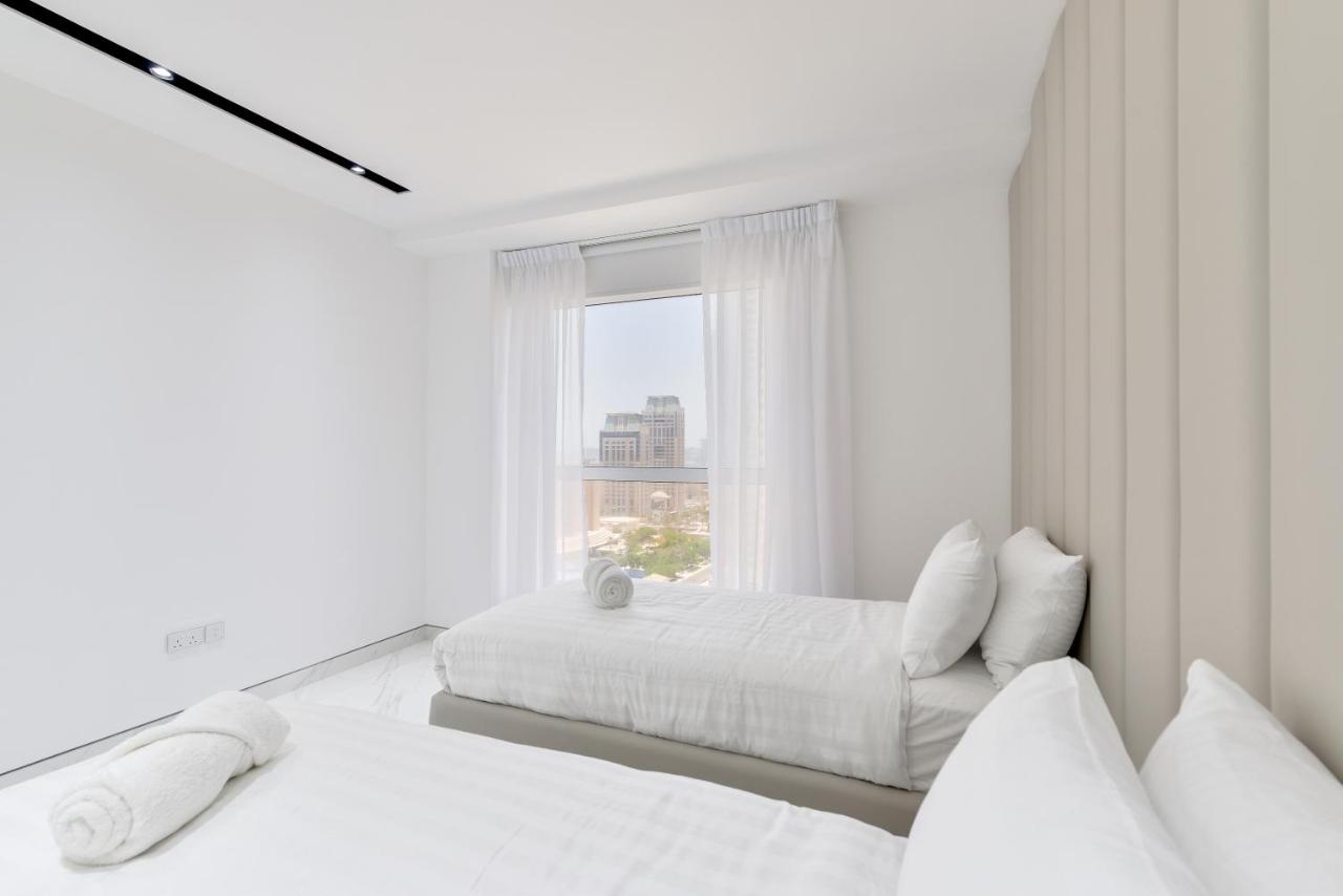 Waterfront Luxury 3BR with maids room in JBR, Dubai - 2