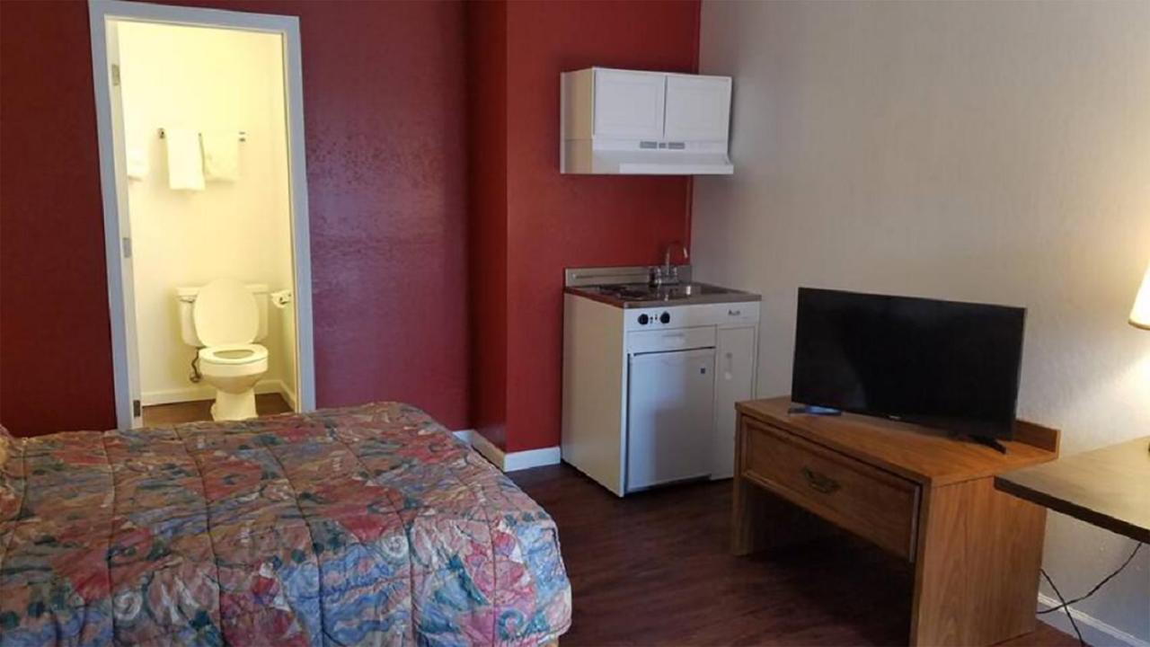 Michael's Motel — photo 13