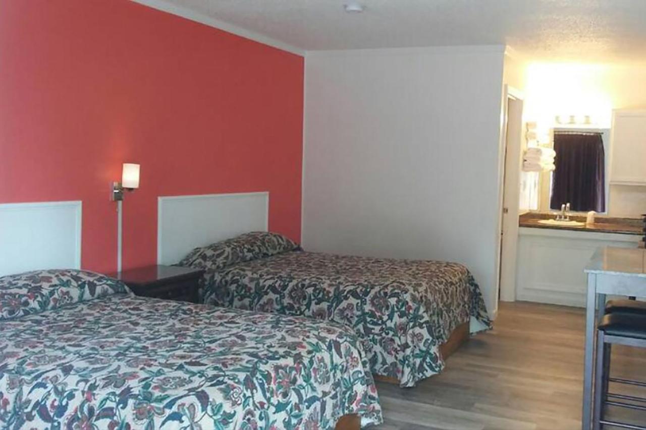 Michael's Motel — photo 16