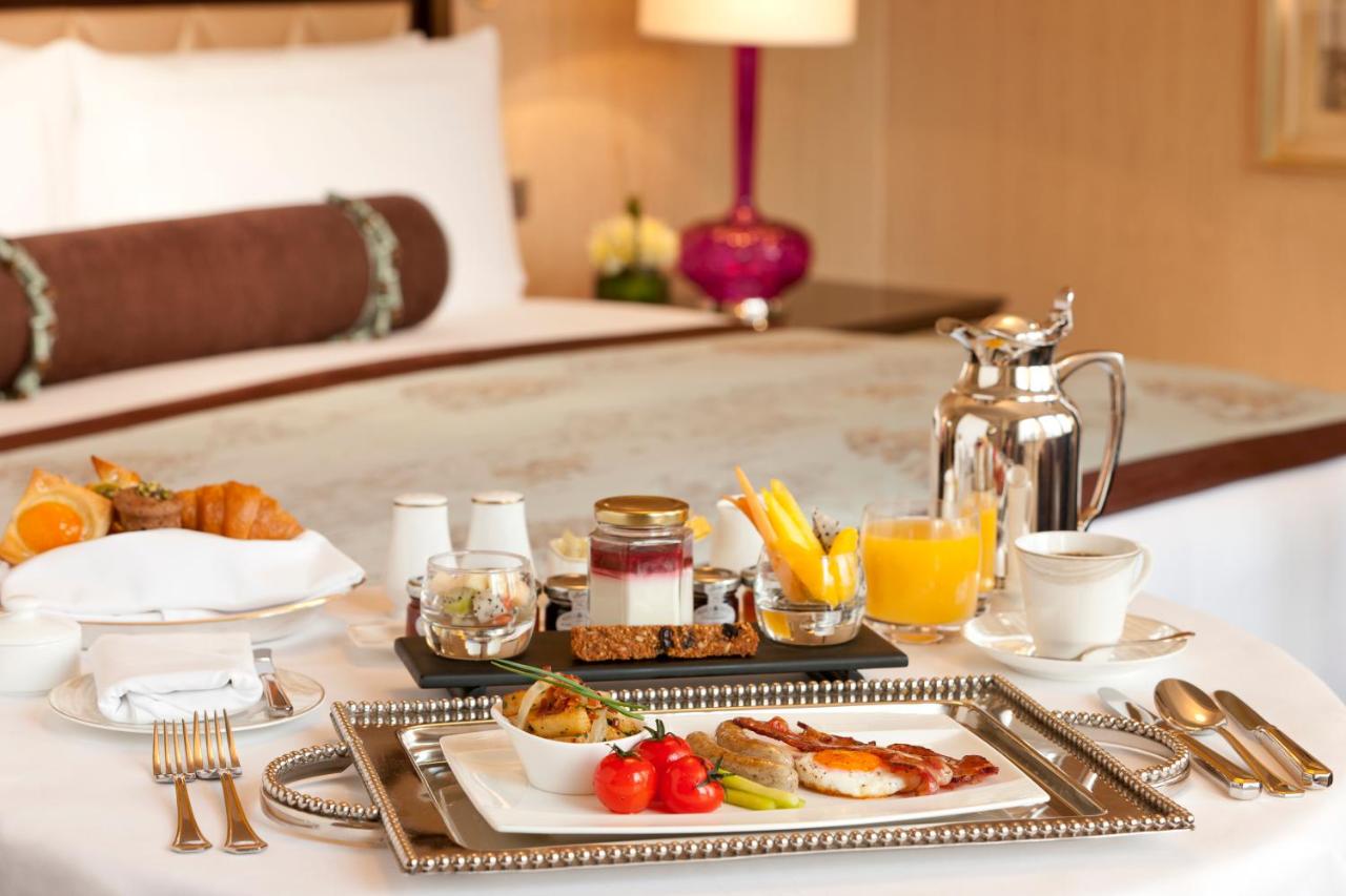 Fairmont Peace Hotel On the Bund (Start your own story with the BUND) photo