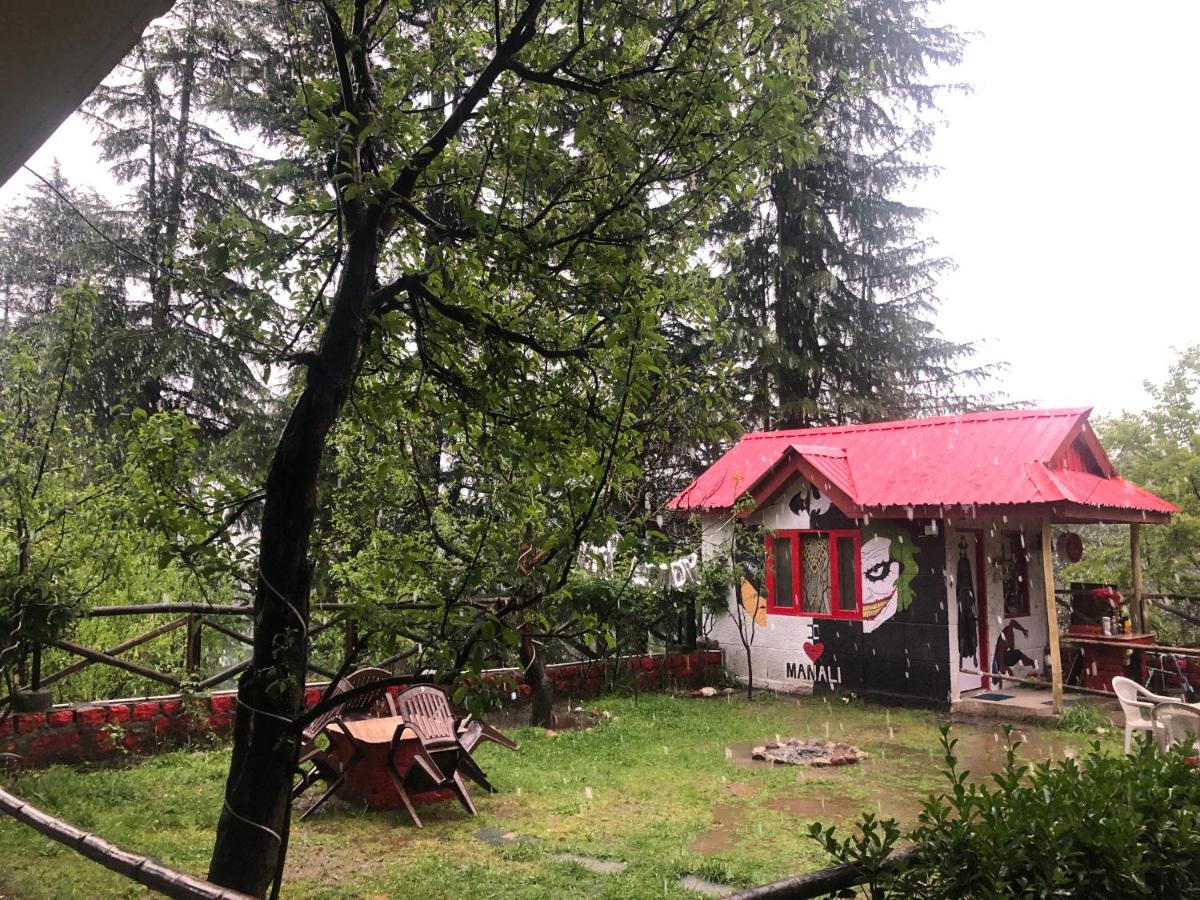 red house cafe manali