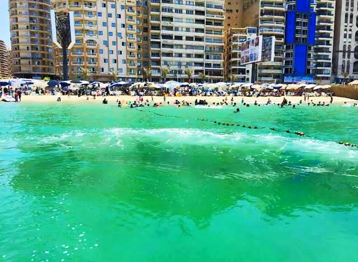 Beach: Apartment Panorama Beach Montazah Families only
