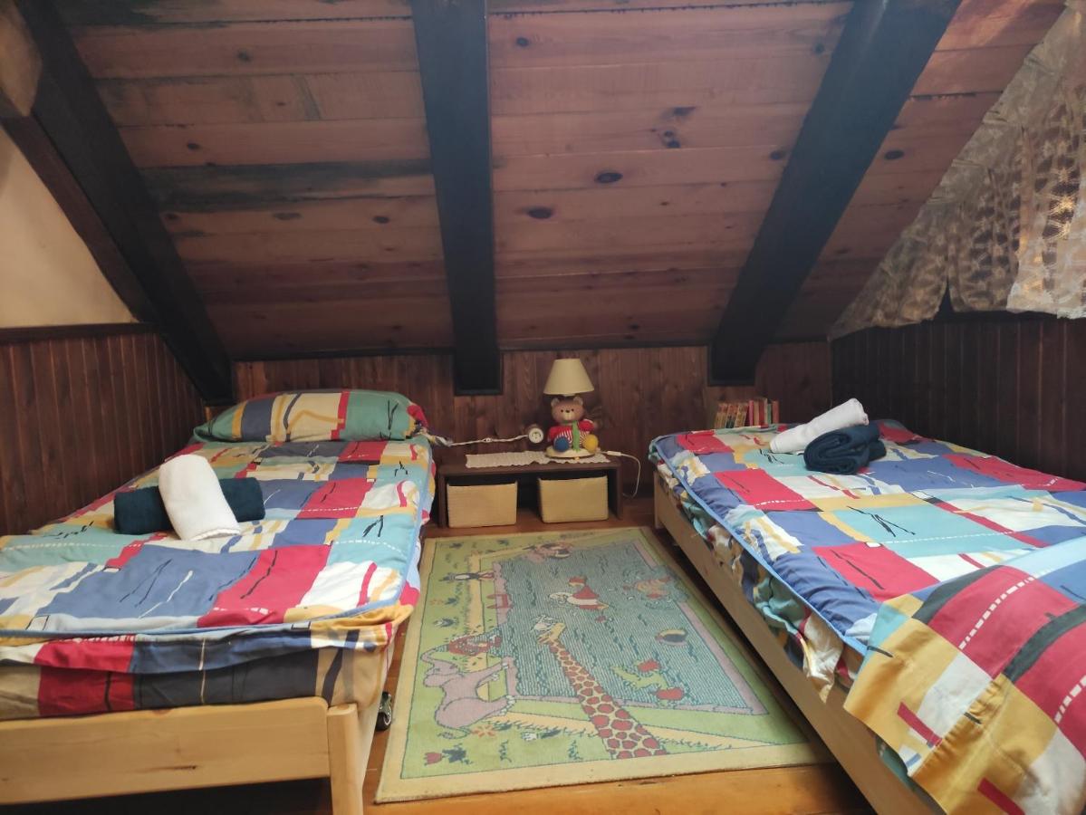 BORAU - Casa 150m2 con JARDÍN Y BARBACOA, Borau – Precios ...