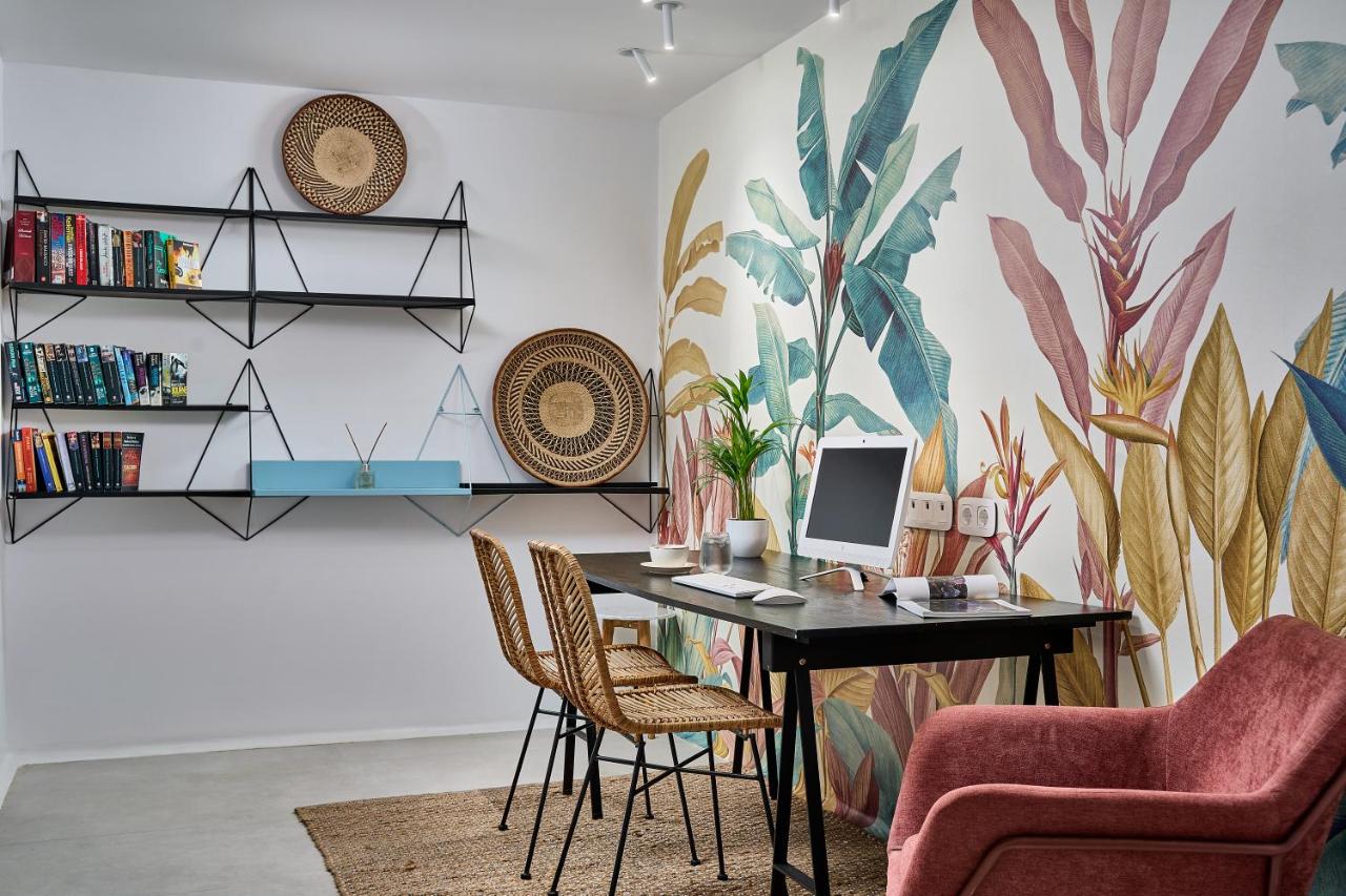 Adorno Beach Hotel and Suites - 2