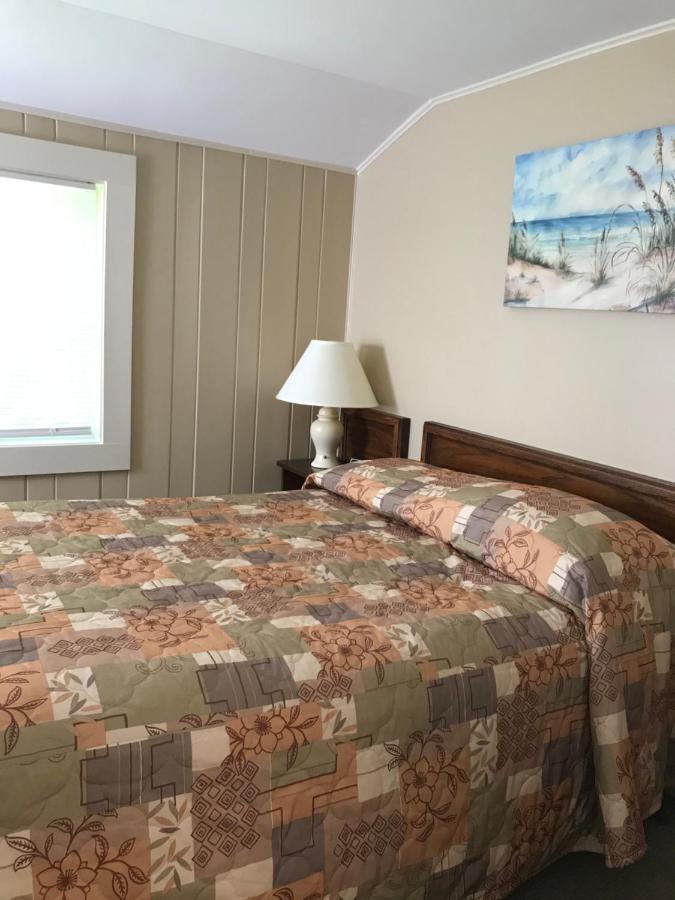 Kennebunk Gallery Motel and Cottages — photo 11