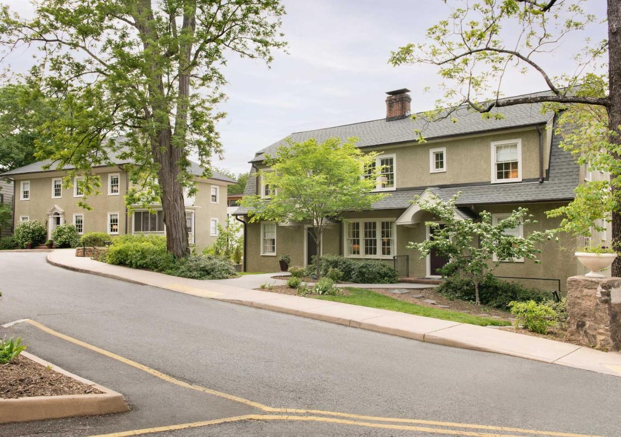 Oakhurst Inn at the University — photo 18