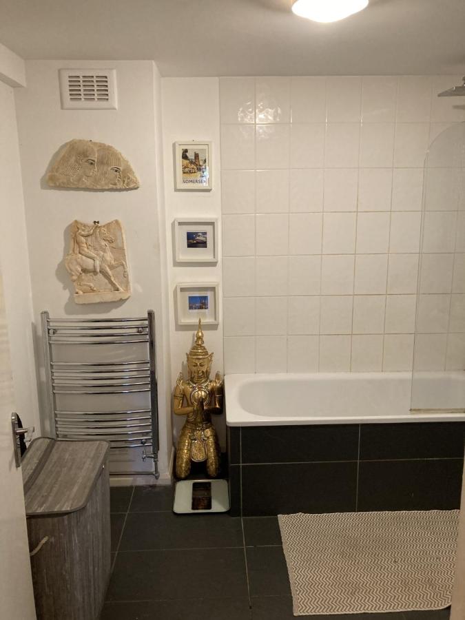 STUNNING GARDEN APARTMENT Central Exclusive Self Catering With Free Off Road Parking By Flat & Wiffi Beautifully Secluded 3 mins From All Amenities THIS IS A HOME NOT A HOTEL - 3