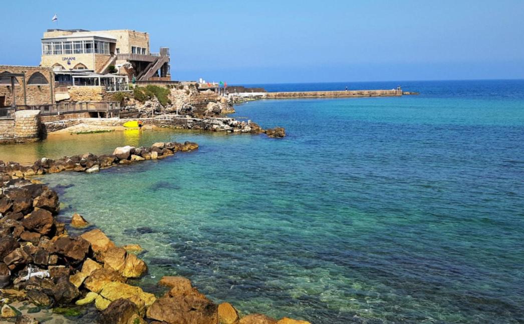 Beach: Caesarea :In the front of the sea