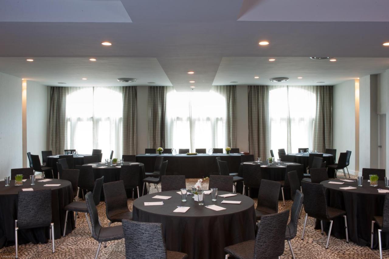 Marseilles Beachfront Hotel - 5