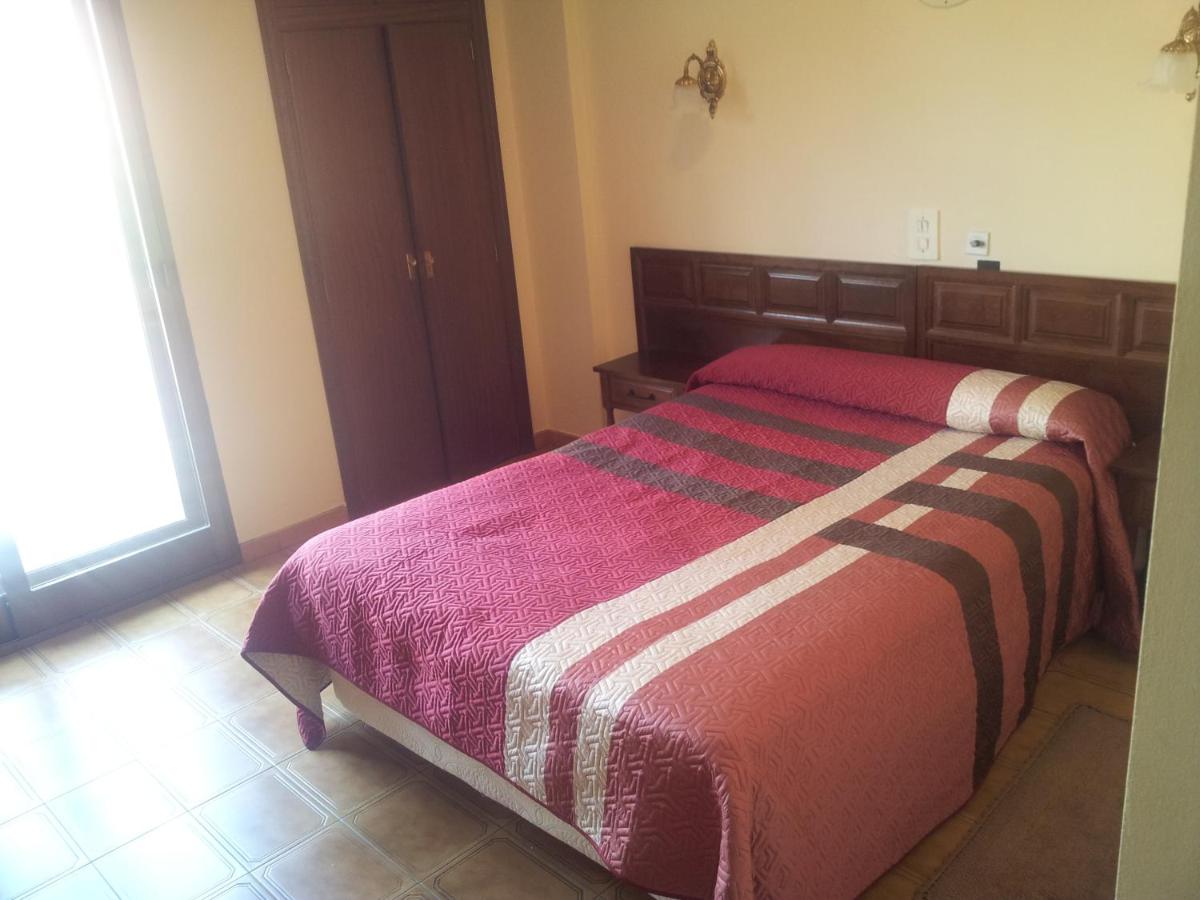 Hotel Carmen (Espagne Bembibre) - Booking.com