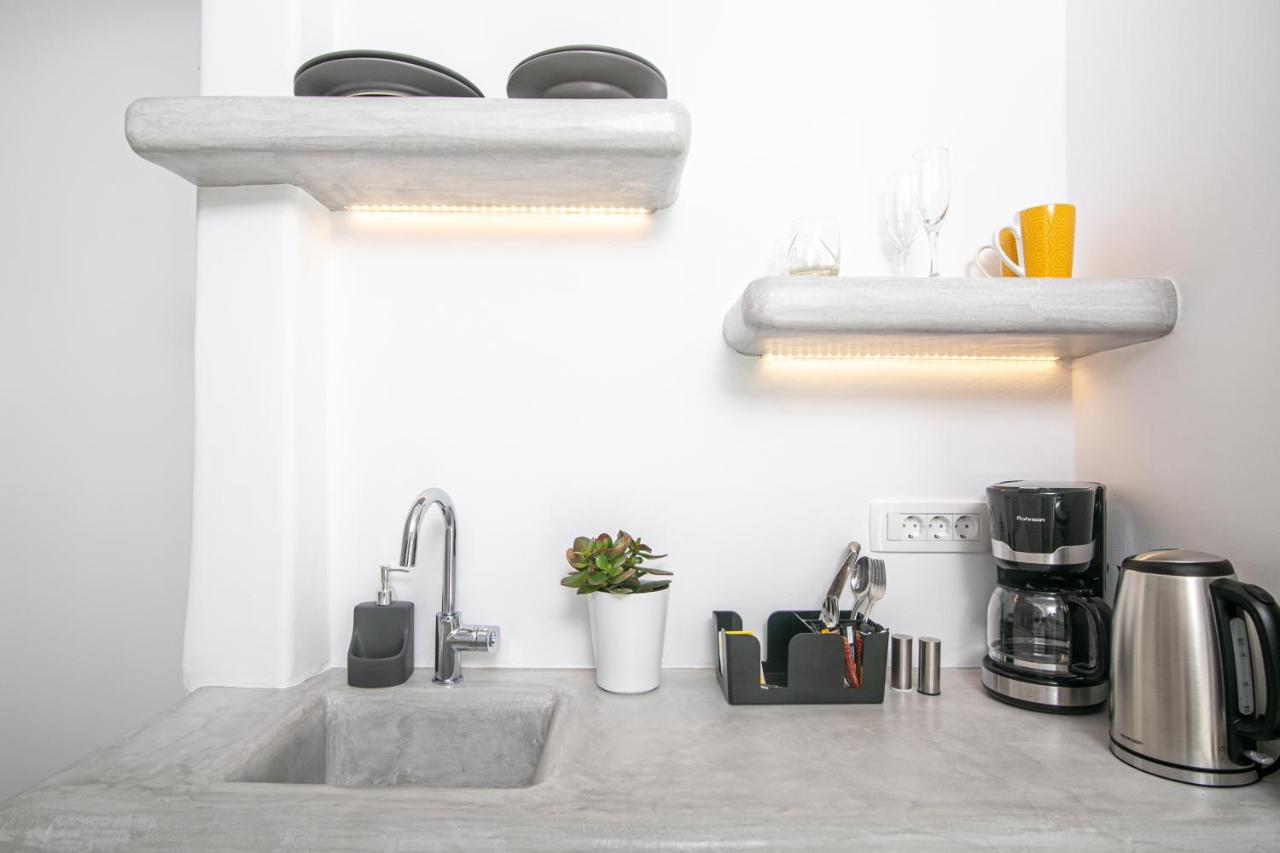 Sensia Luxury Studio with Hot tub - 4