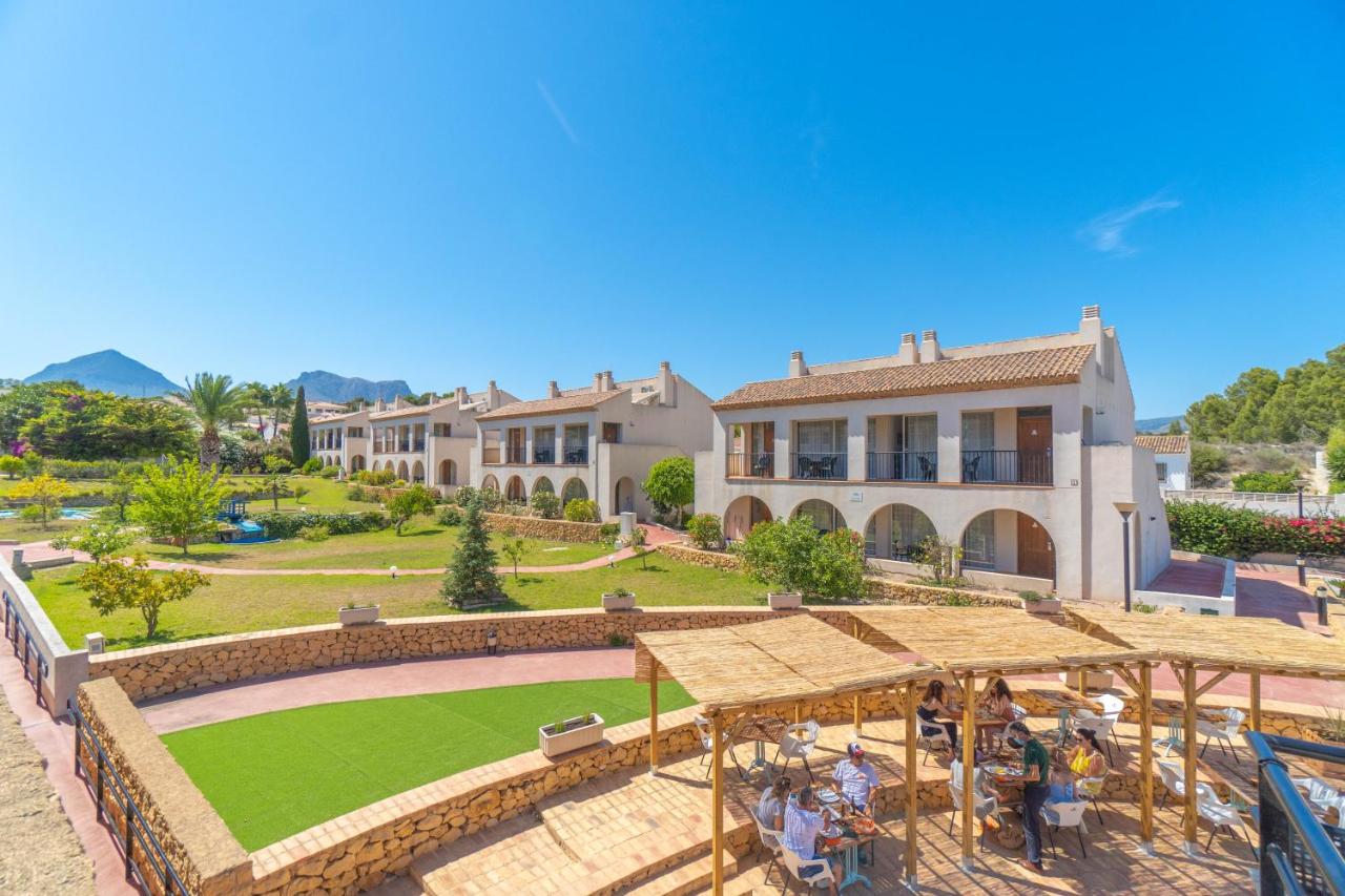 Lol Hotel Resort スペイン アルファス デル ピ Booking Com