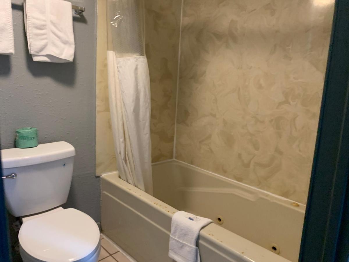 Stratford Inn Tyler — photo 20
